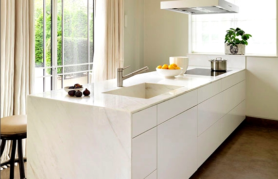 Sparkling marble surfaces - how to clean them.