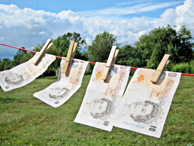 Make Money from Clutter: Identify The Valuable Items